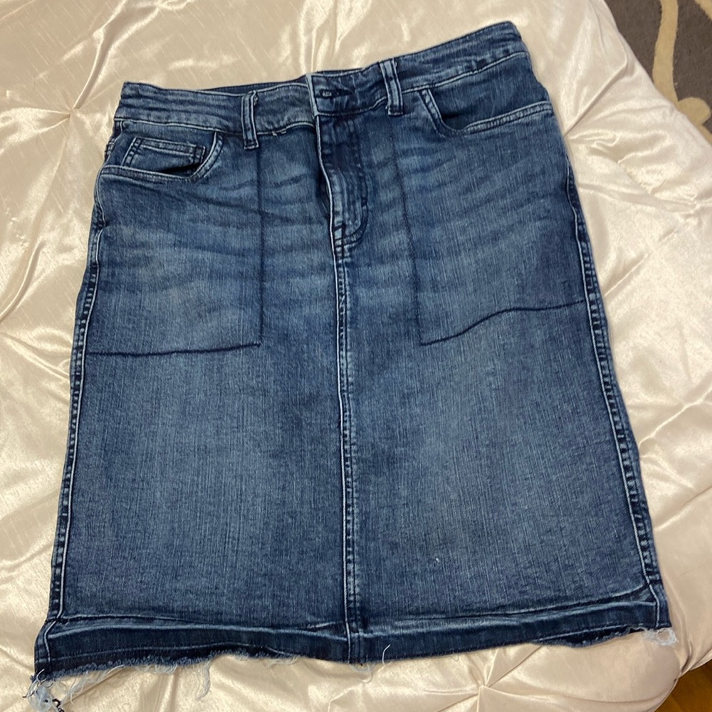 💎 Distressed skirt